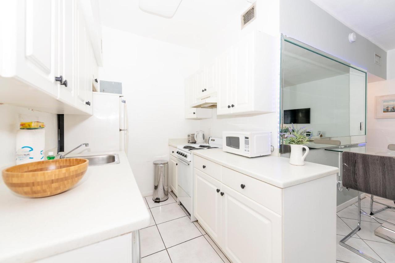 Apartments On Collins ميامي بيتش المظهر الخارجي الصورة
